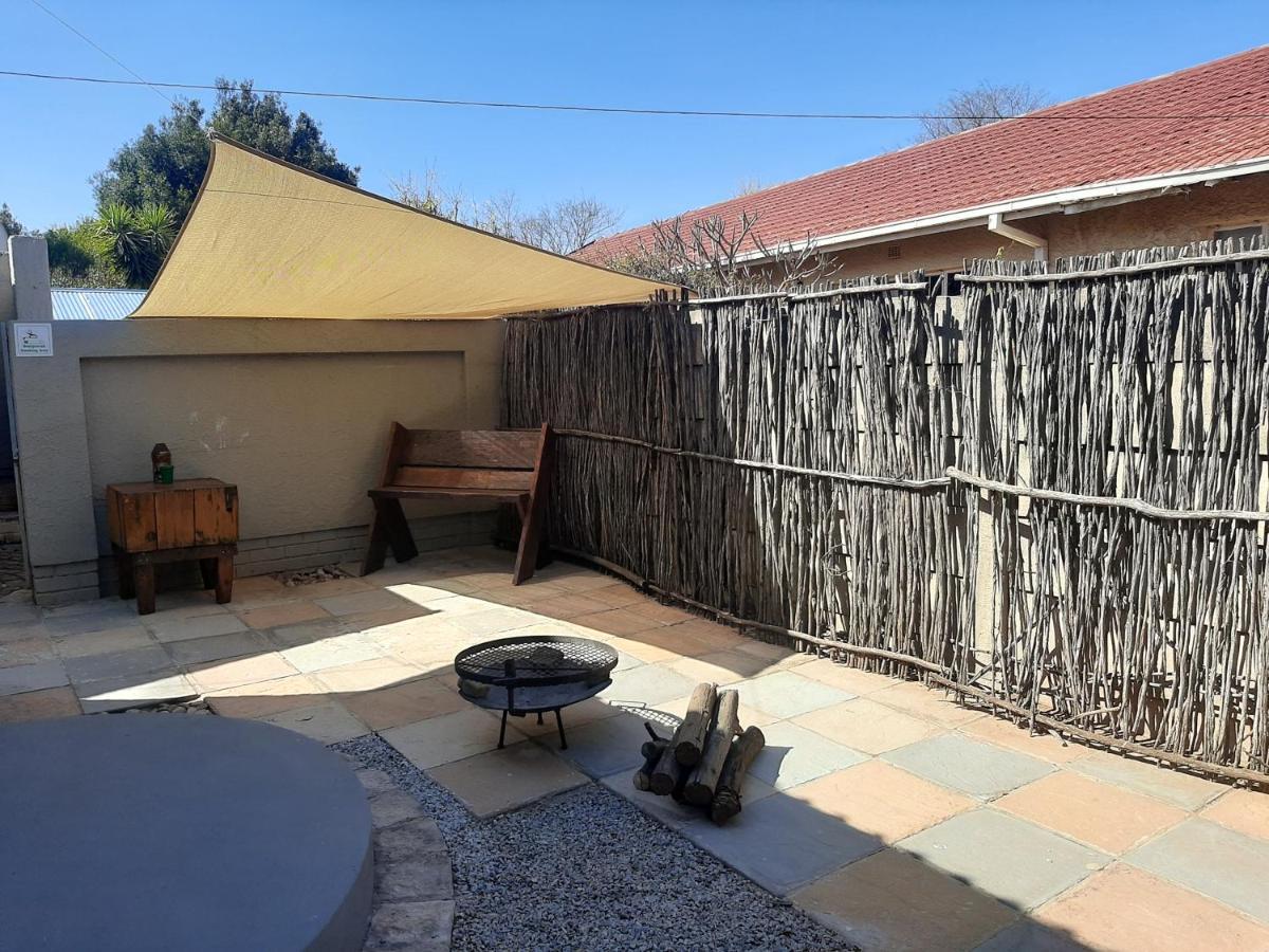 Mykhaya-Your Home Away From Home Kempton Park Esterno foto