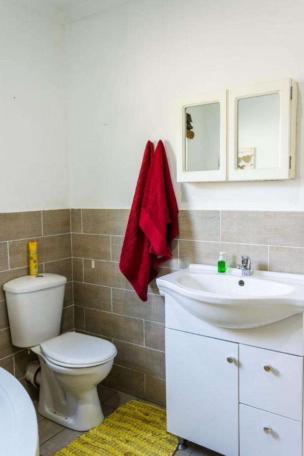 Mykhaya-Your Home Away From Home Kempton Park Esterno foto