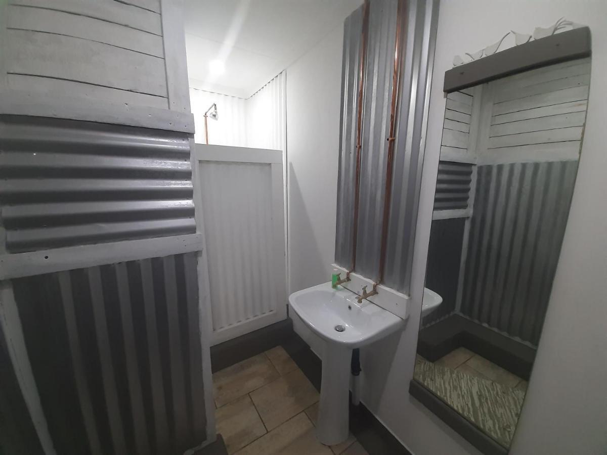 Mykhaya-Your Home Away From Home Kempton Park Esterno foto