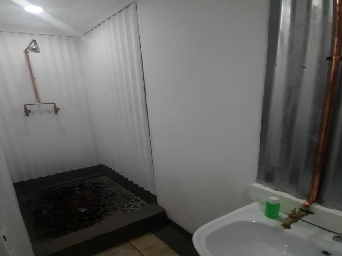 Mykhaya-Your Home Away From Home Kempton Park Esterno foto